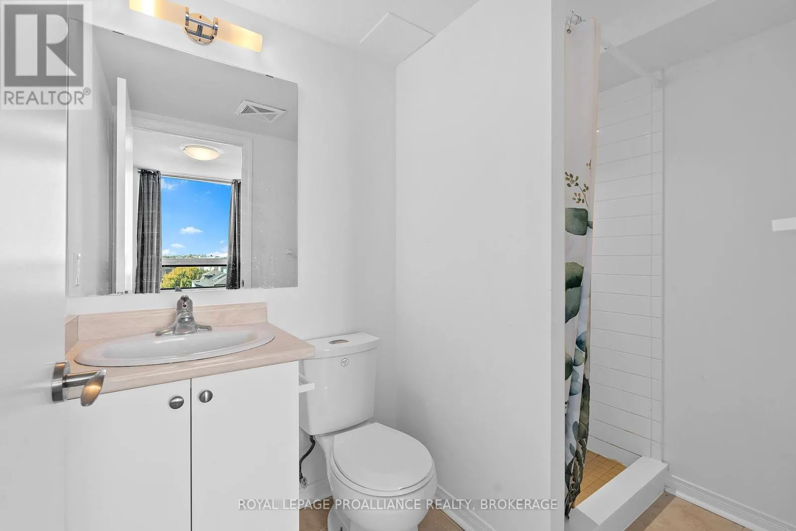 406 - 121 QUEEN STREET, #406