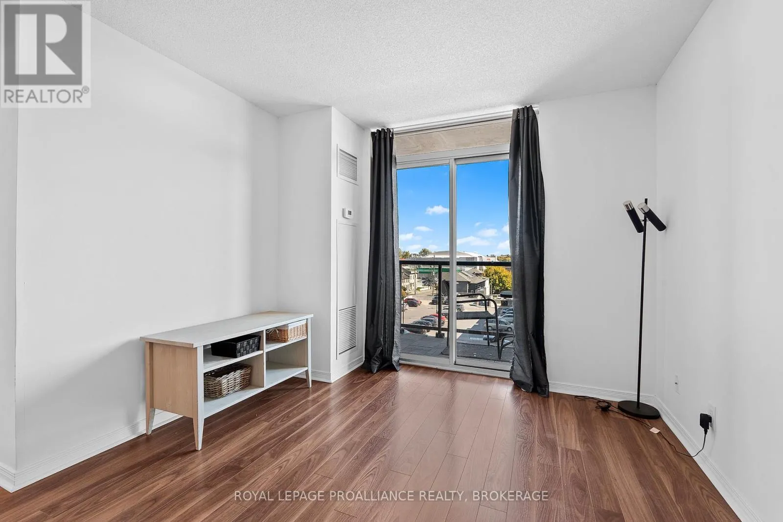 406 - 121 QUEEN STREET, #406