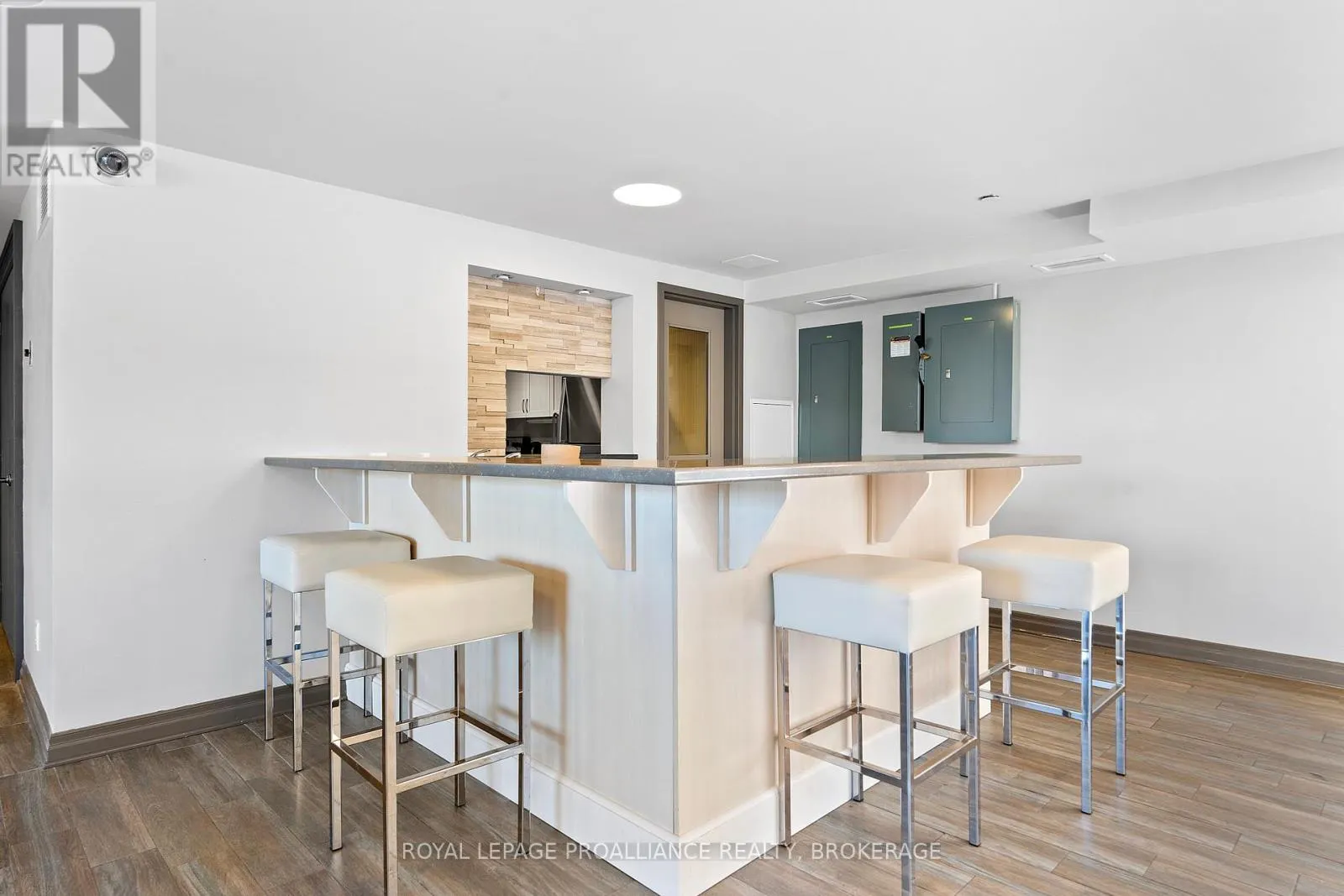 406 - 121 QUEEN STREET, #406