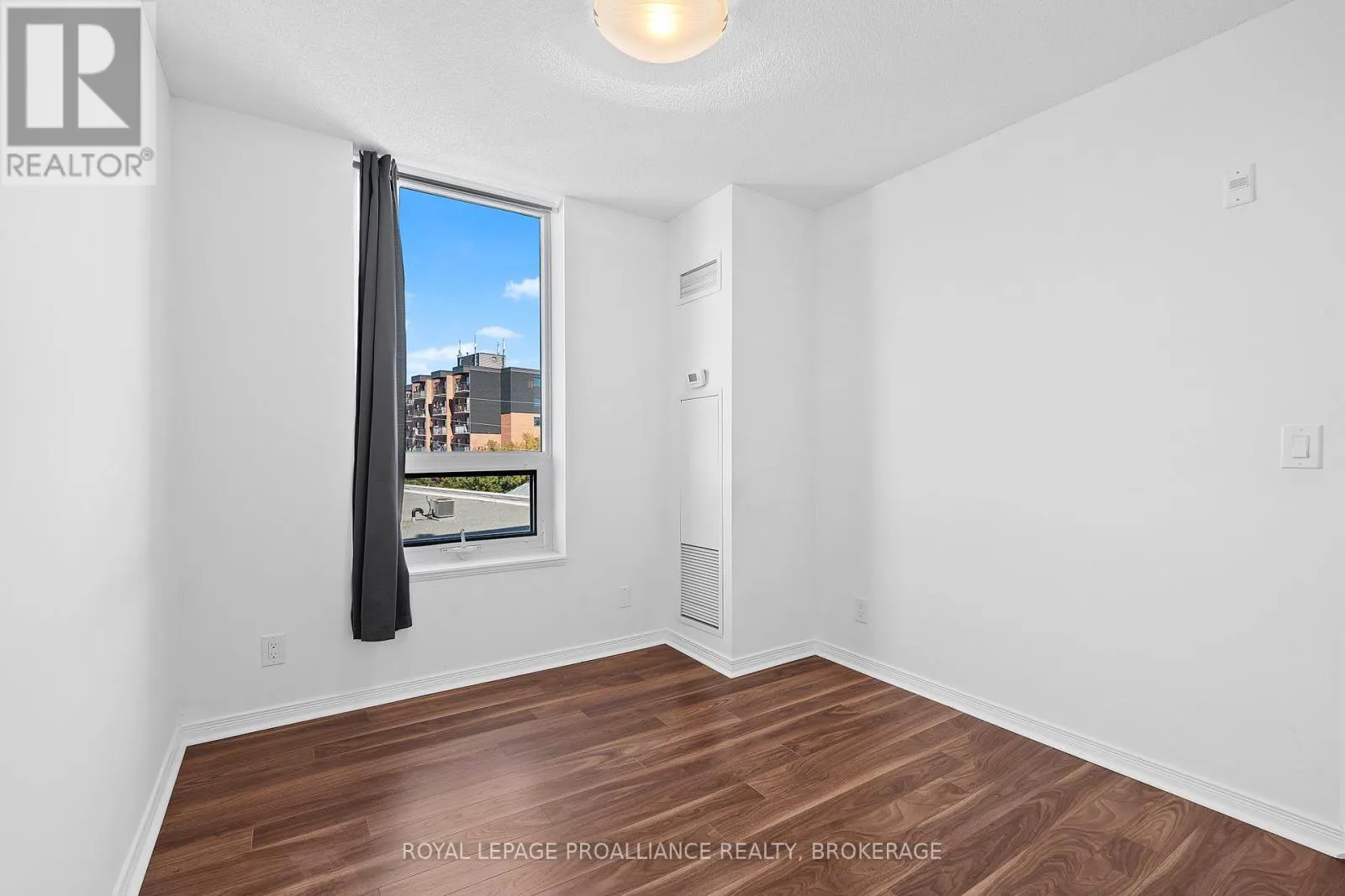 406 - 121 QUEEN STREET, #406