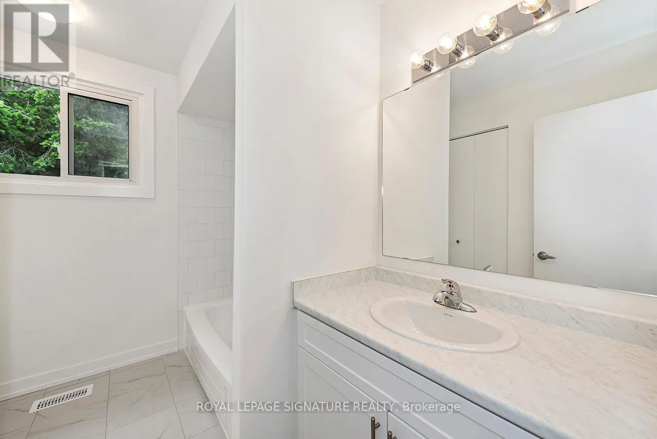 15 - 1444 UPPER OTTAWA STREET