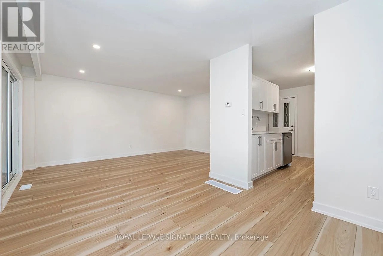 15 - 1444 UPPER OTTAWA STREET