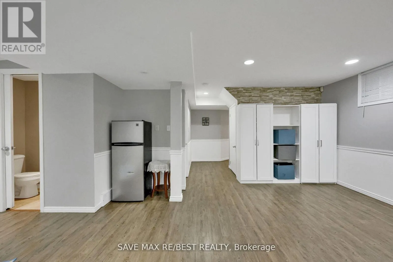1143 BLACKMAPLE DRIVE