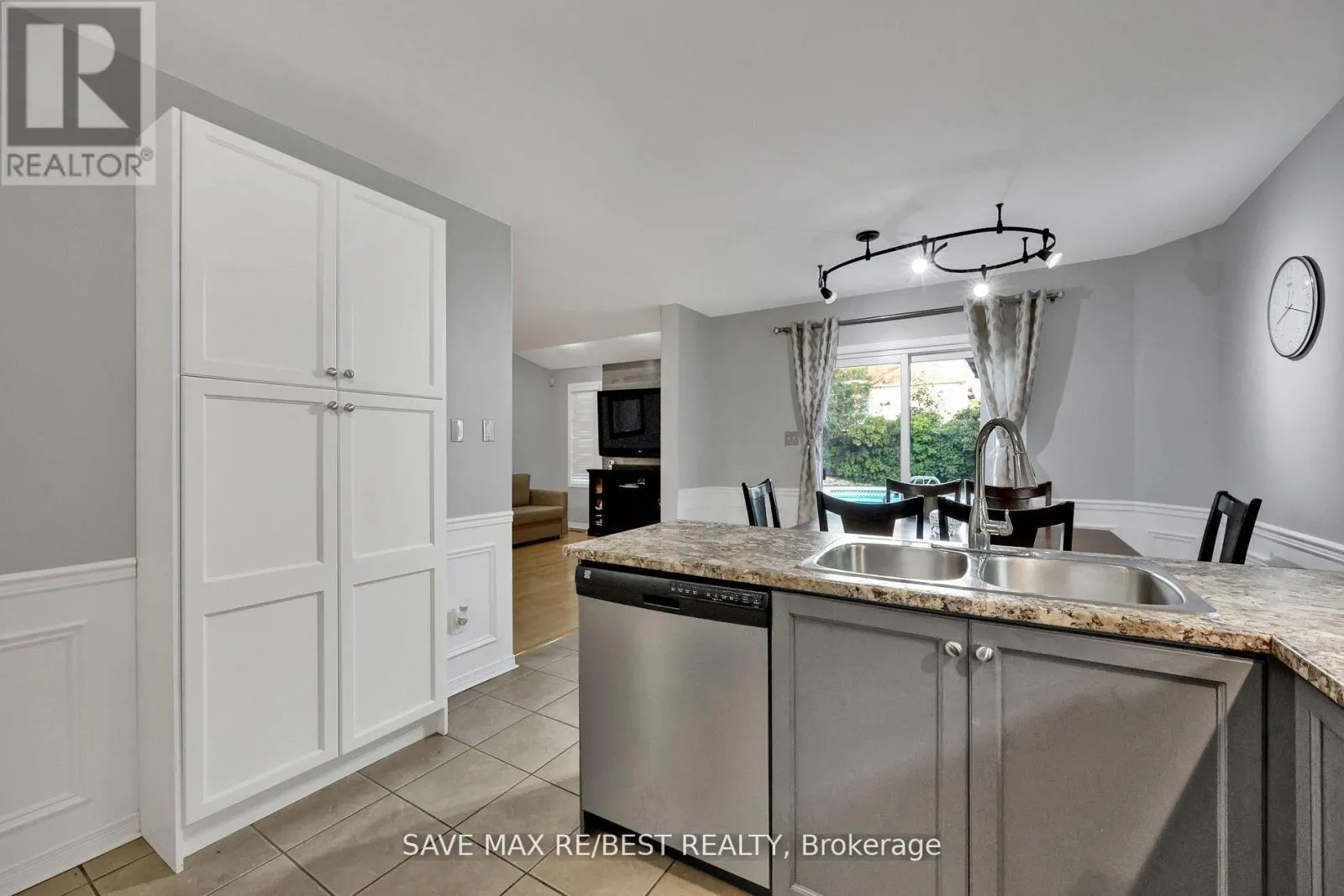 1143 BLACKMAPLE DRIVE