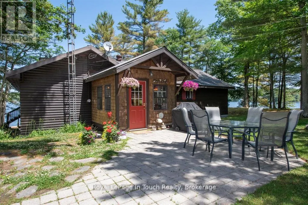 211 PICKEREL POINT ROAD