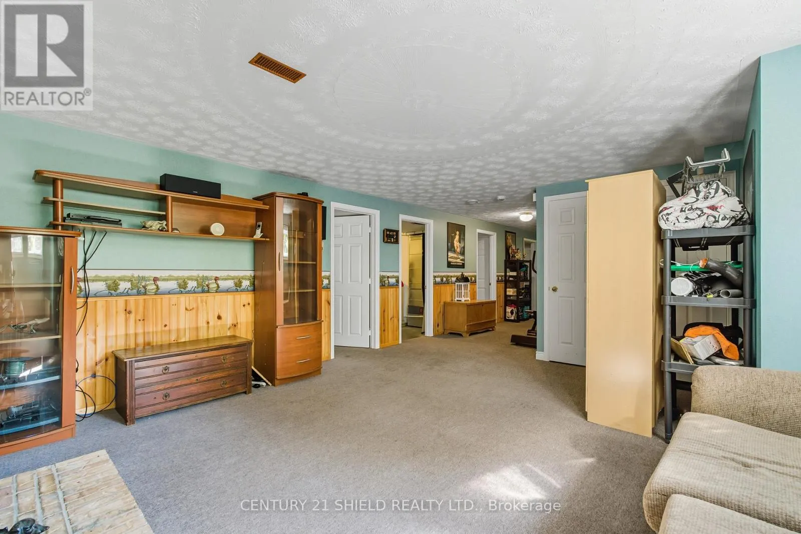 4555 GLEN ROY ROAD