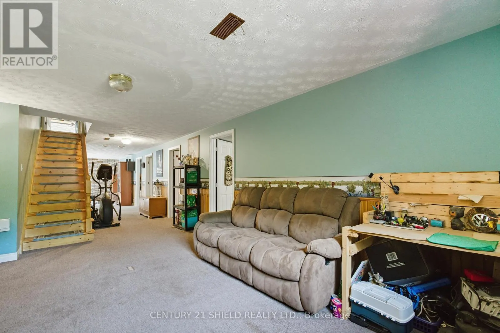 4555 GLEN ROY ROAD