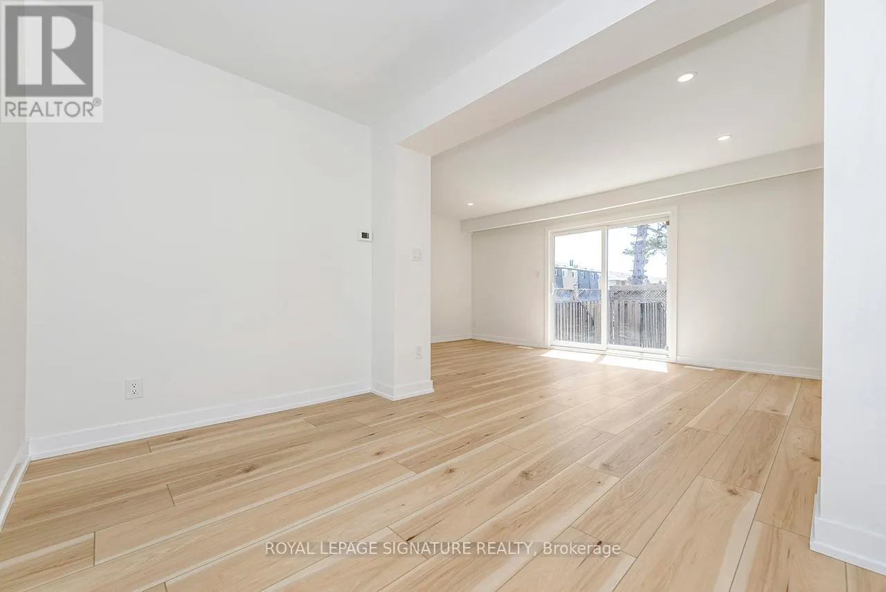 8 - 20 ANNA CAPRI DRIVE