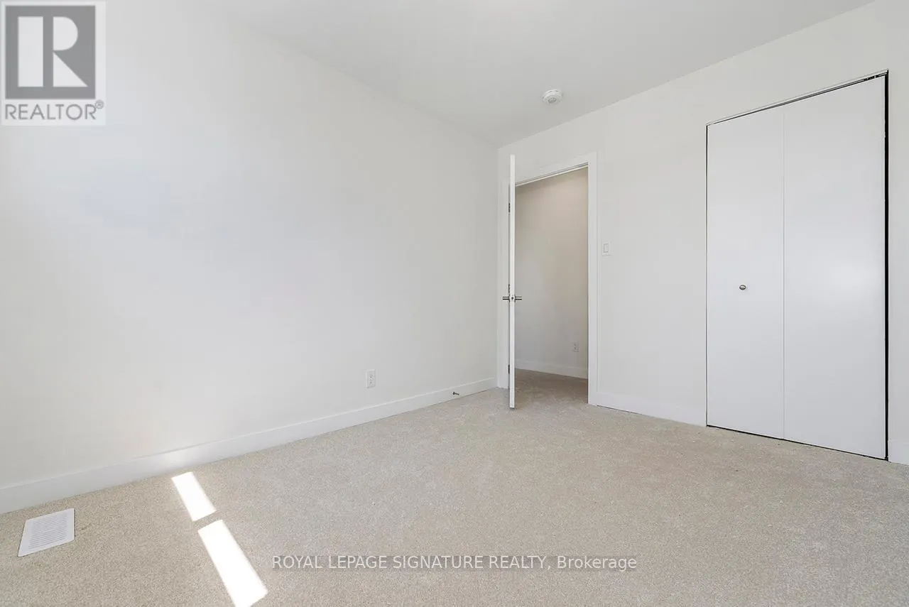 8 - 20 ANNA CAPRI DRIVE