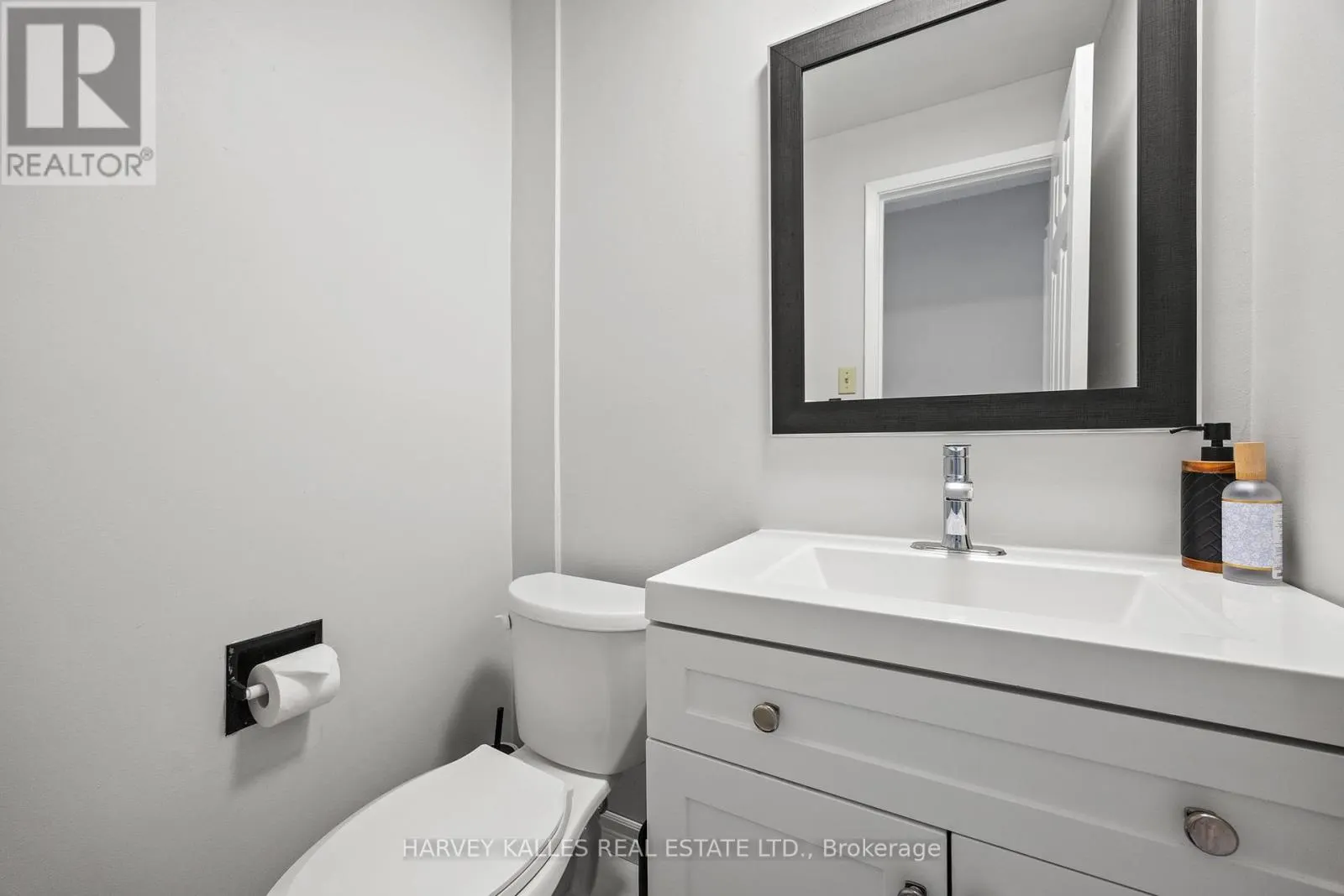 23 - 135 CHALMERS STREET S