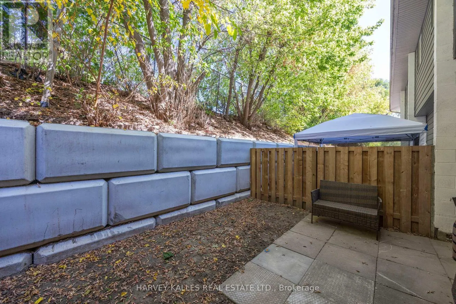 23 - 135 CHALMERS STREET S