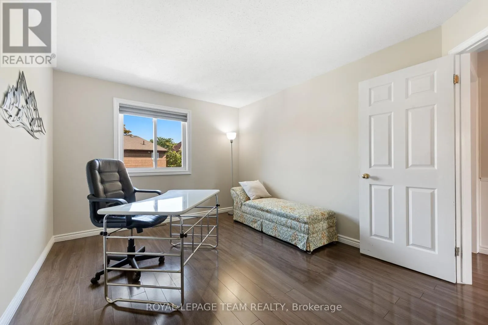 88 WATERTON CRESCENT