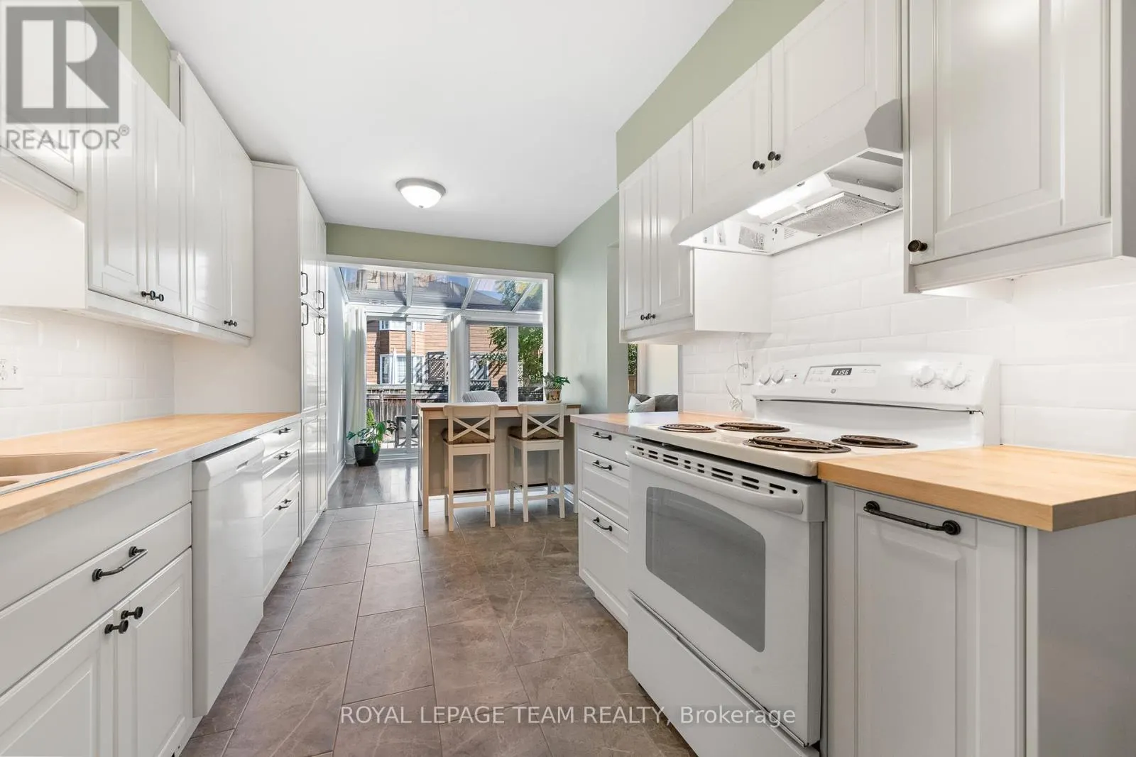 88 WATERTON CRESCENT