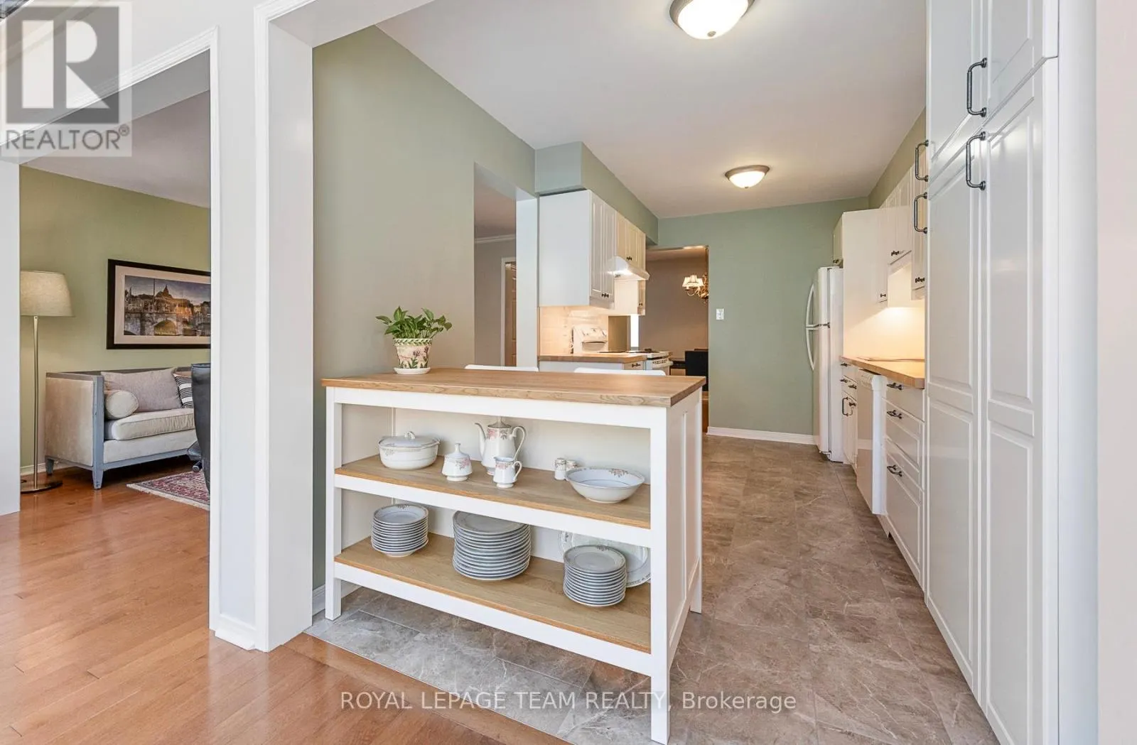 88 WATERTON CRESCENT