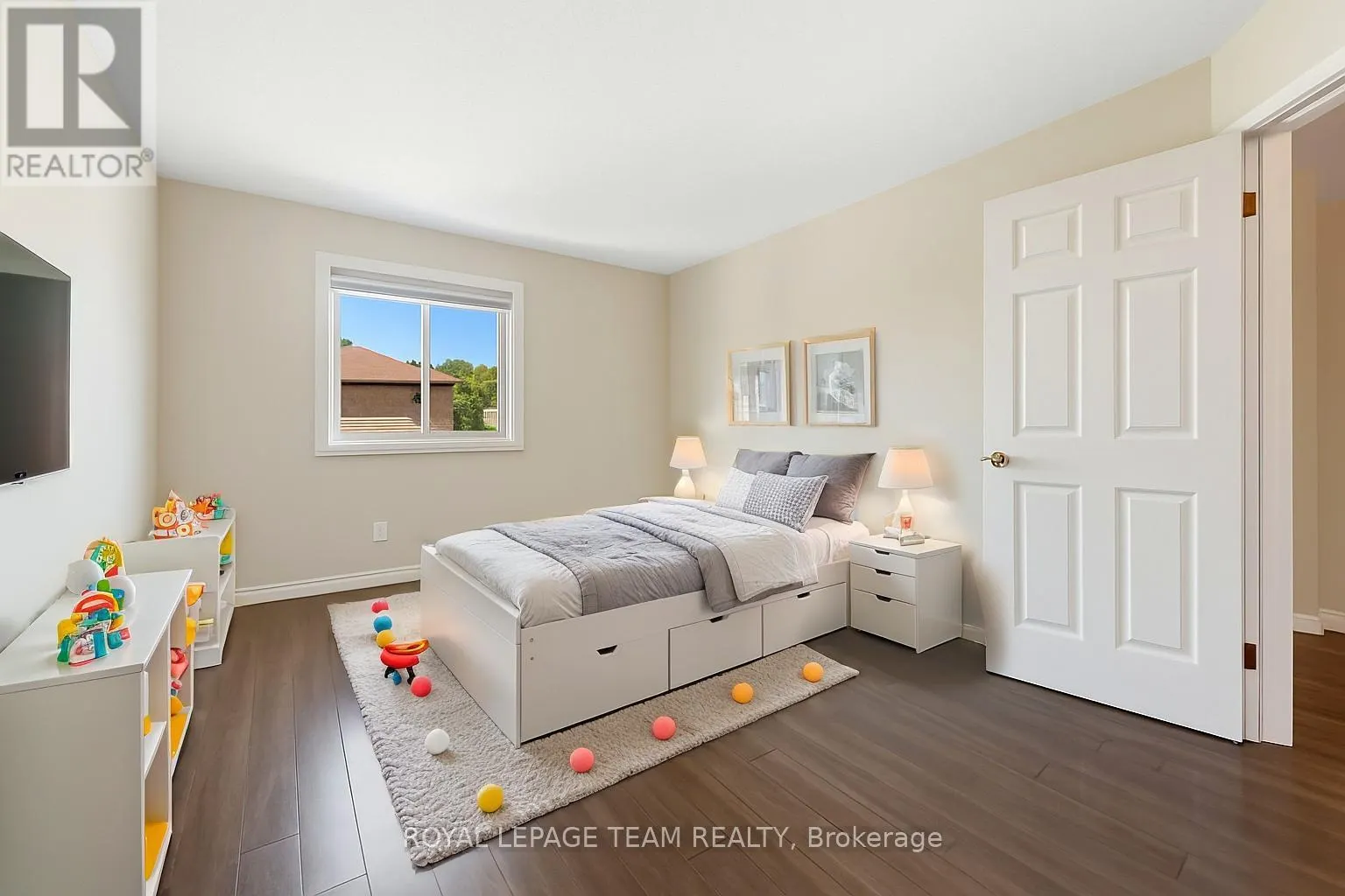 88 WATERTON CRESCENT