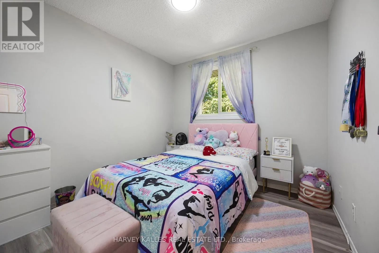 23 - 135 CHALMERS STREET S
