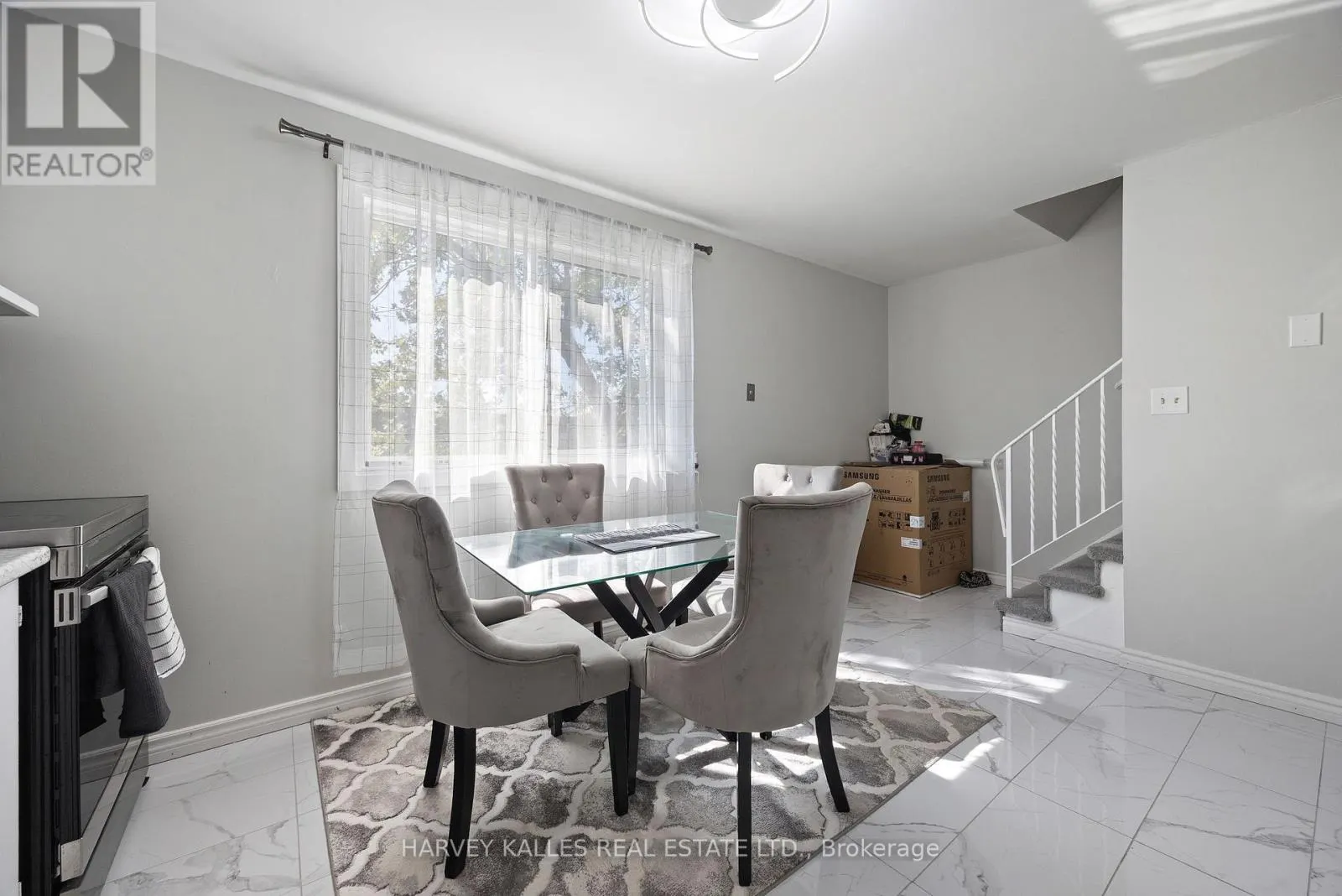 23 - 135 CHALMERS STREET S
