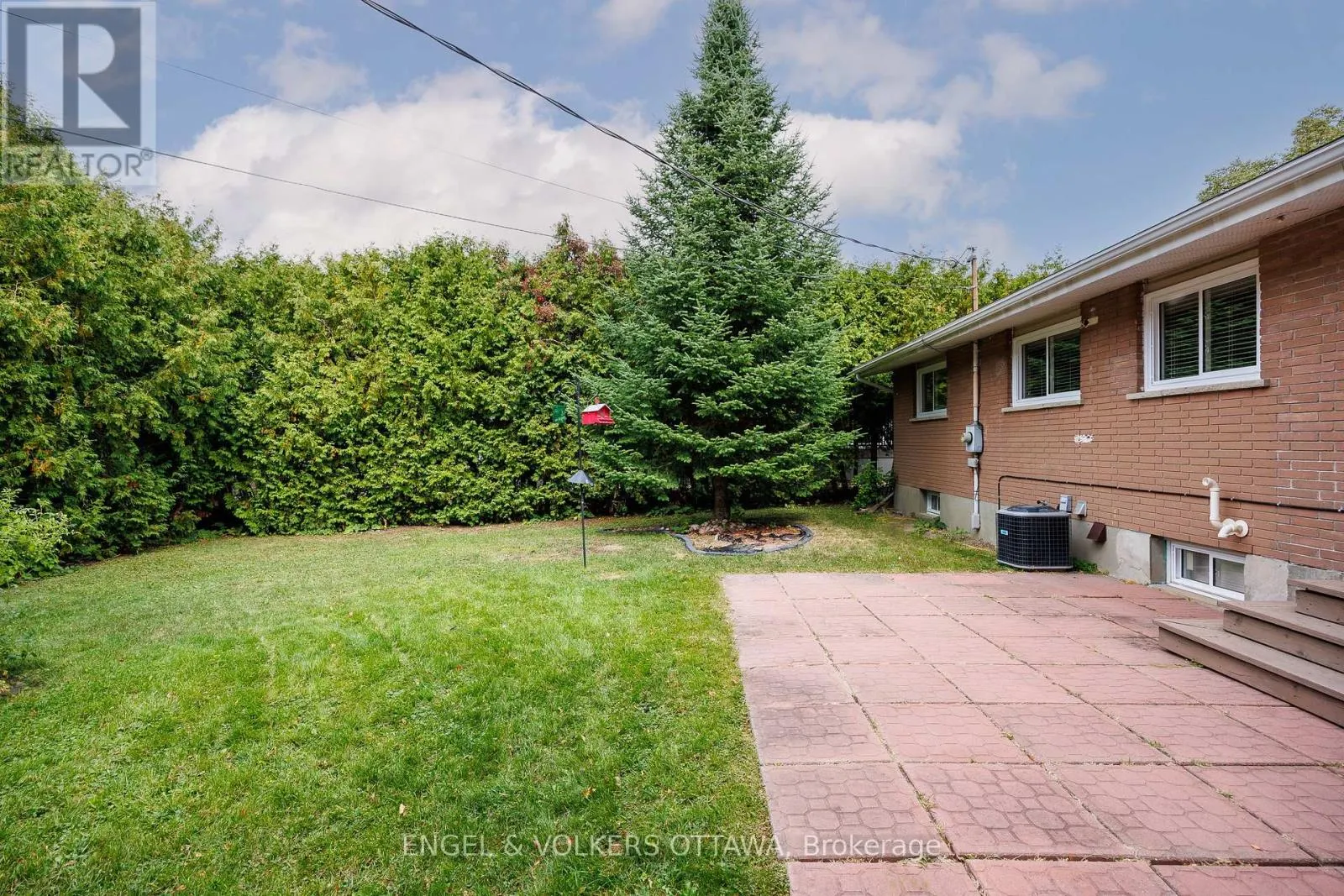 6 FOOTHILLS DRIVE