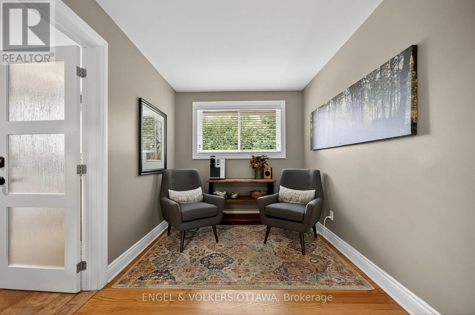 6 FOOTHILLS DRIVE