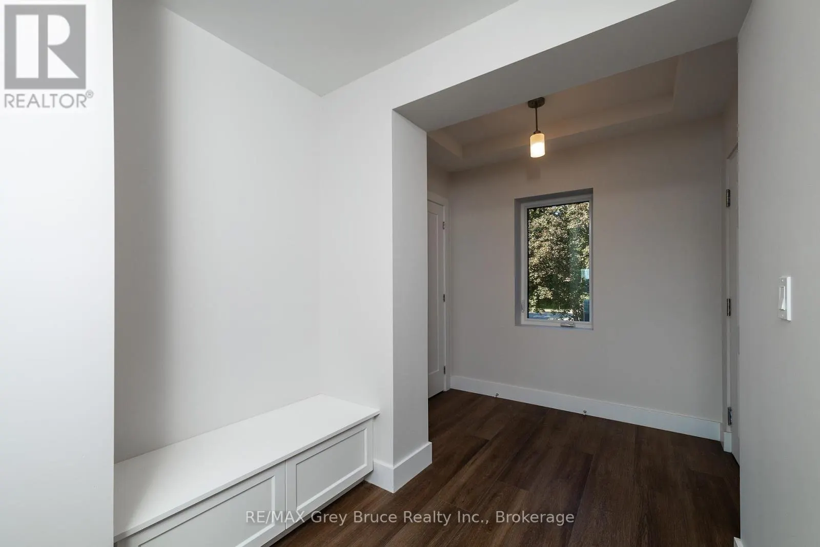 21 - 2347 3RD AVENUE W, #21
