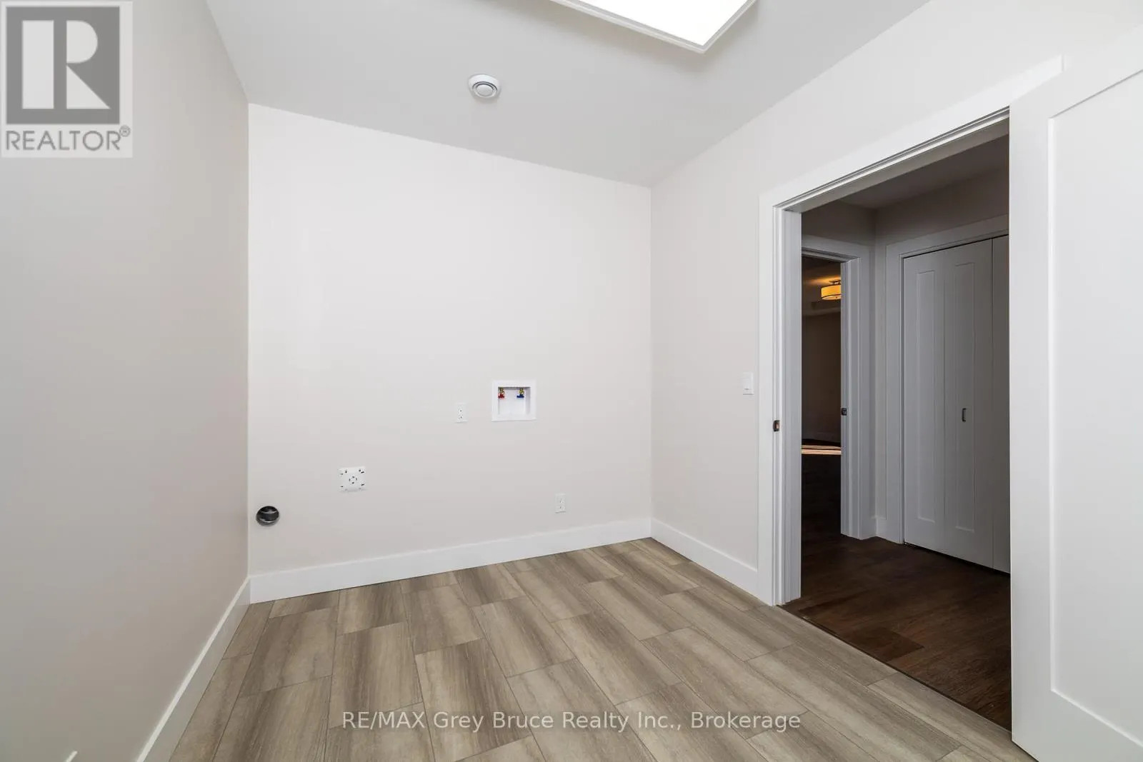 21 - 2347 3RD AVENUE W, #21