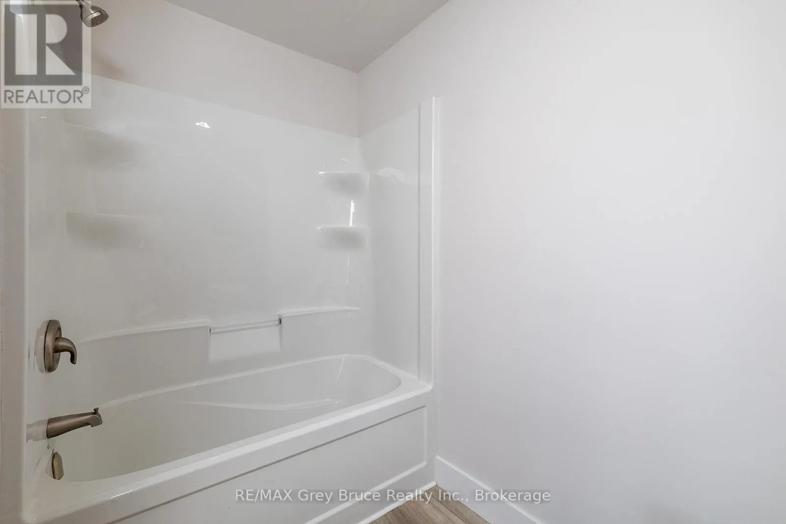 21 - 2347 3RD AVENUE W, #21
