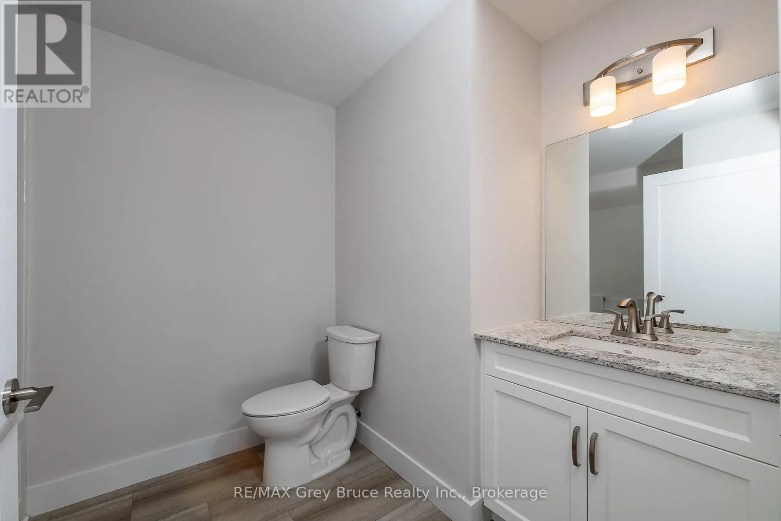 21 - 2347 3RD AVENUE W, #21