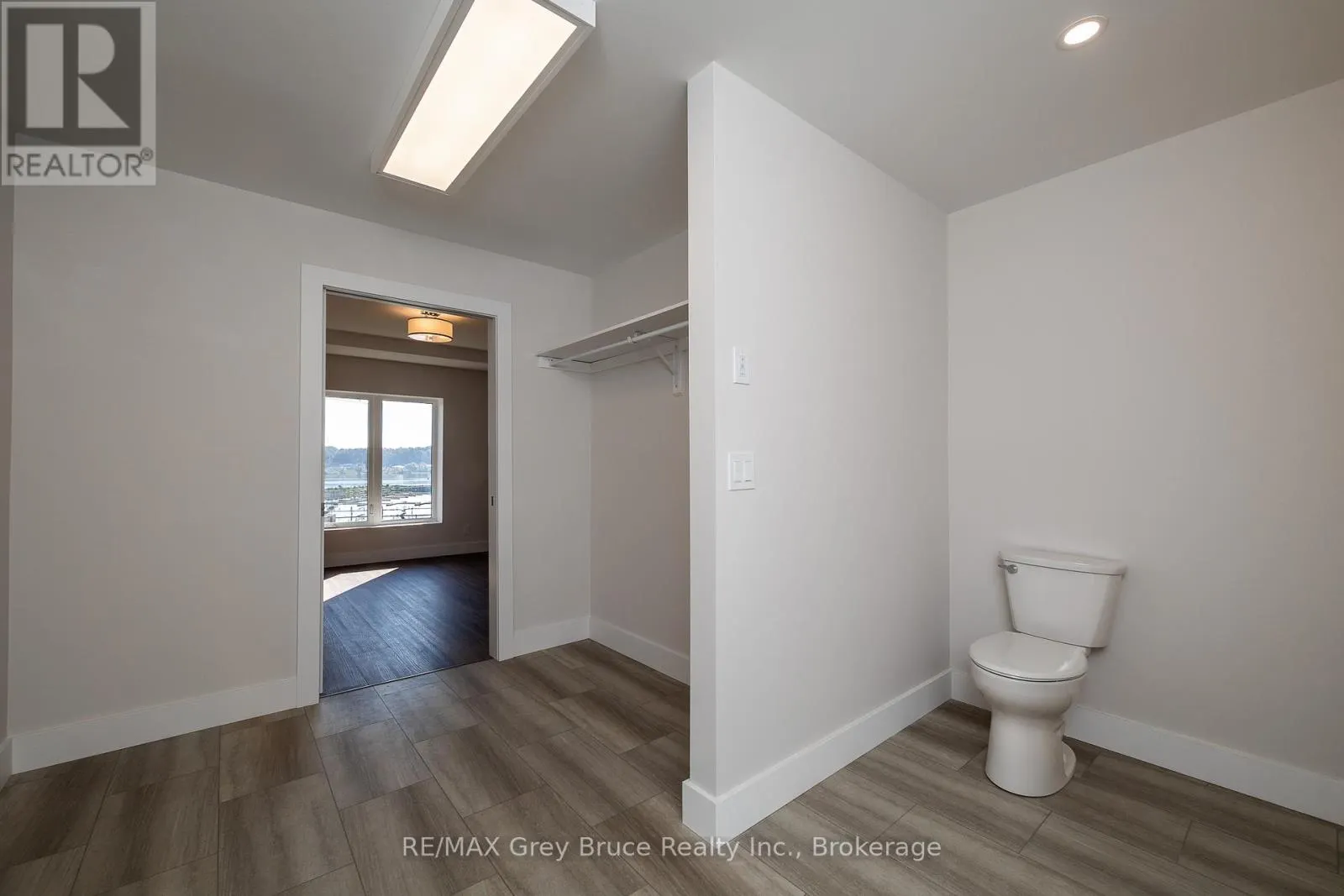 21 - 2347 3RD AVENUE W, #21