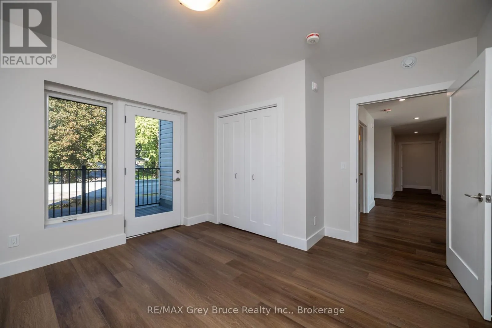 21 - 2347 3RD AVENUE W, #21