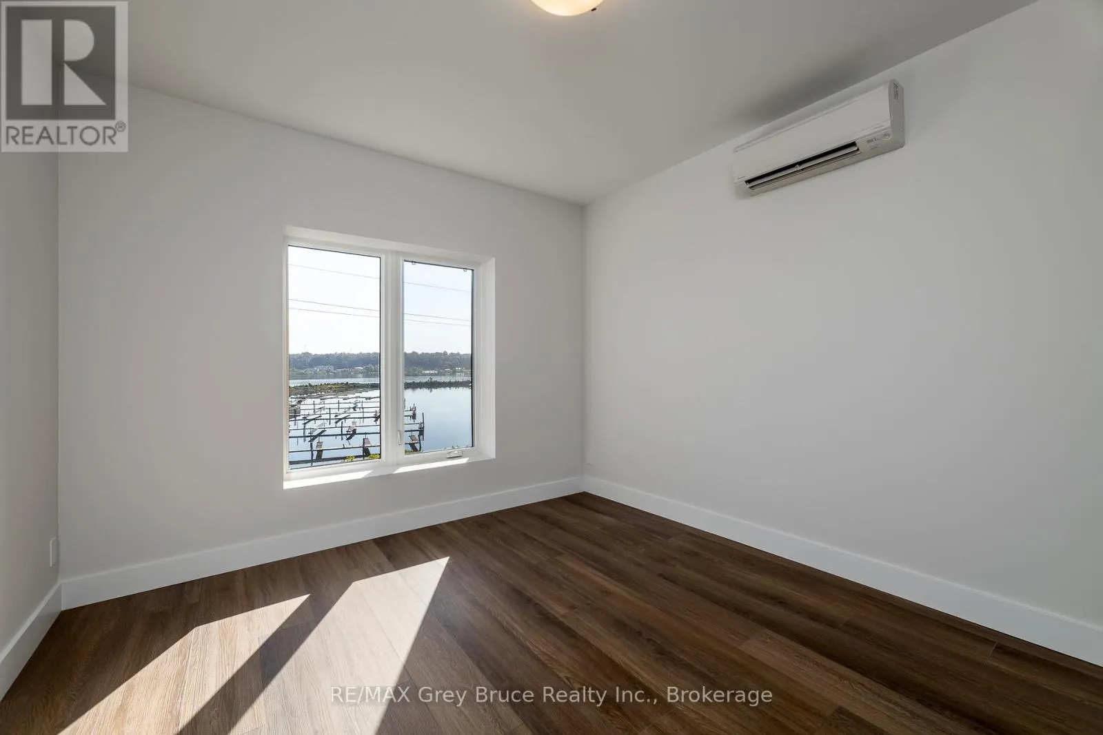 21 - 2347 3RD AVENUE W, #21
