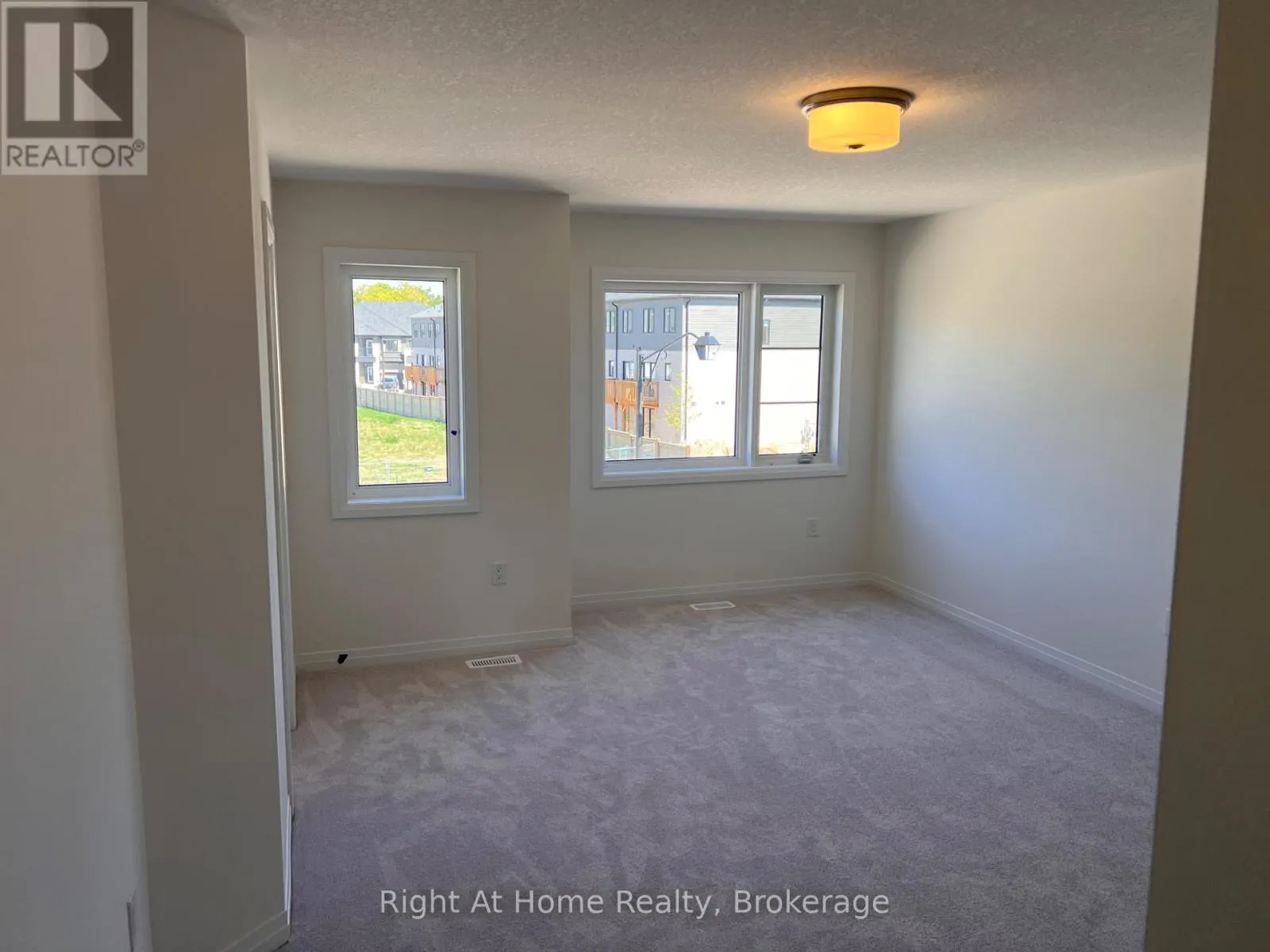 #68 - 660 COLBORNE STREET W, ##68