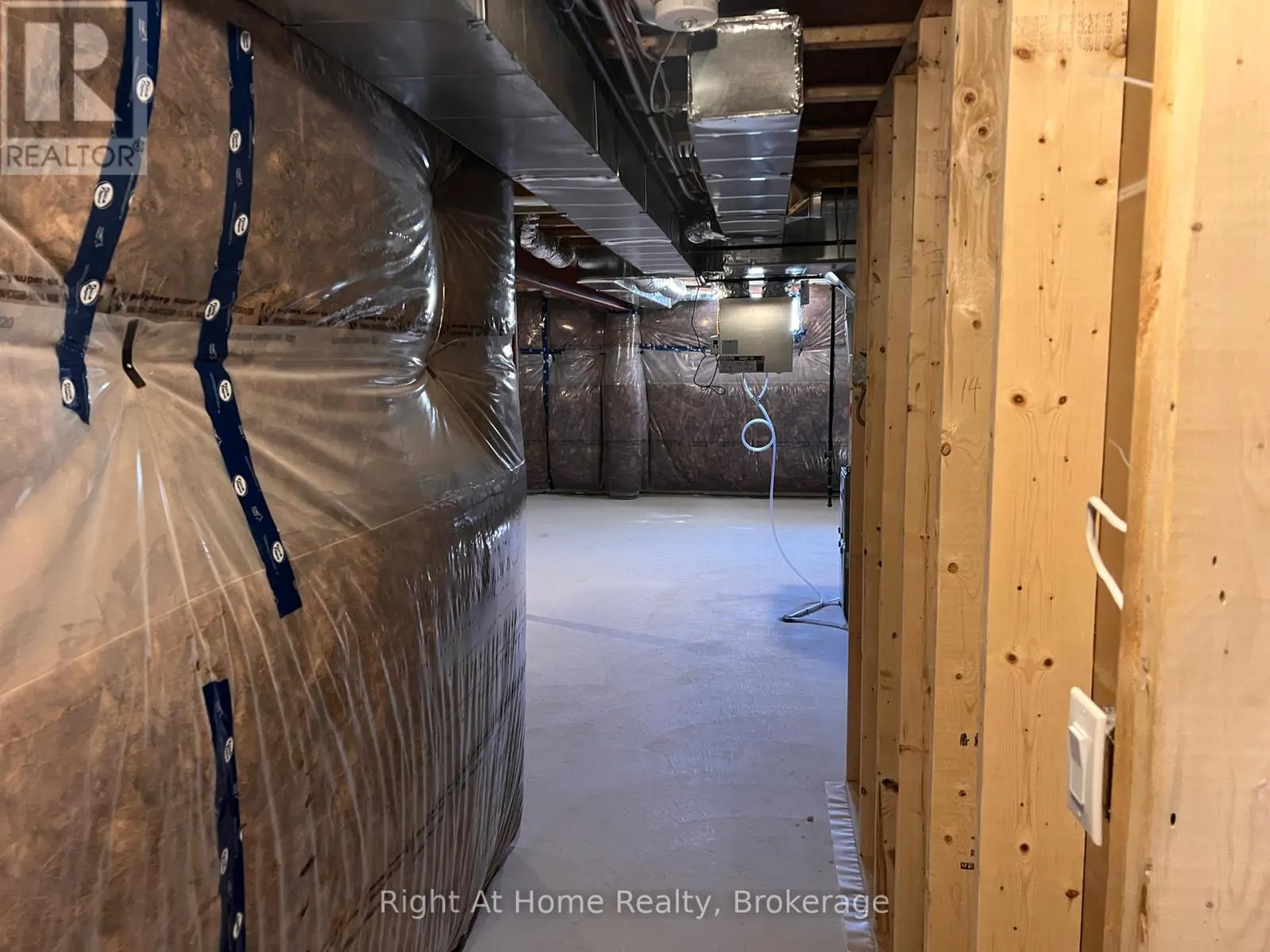 #68 - 660 COLBORNE STREET W, ##68