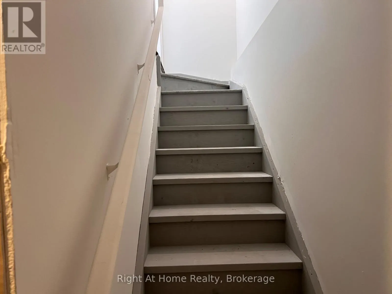 #68 - 660 COLBORNE STREET W, ##68
