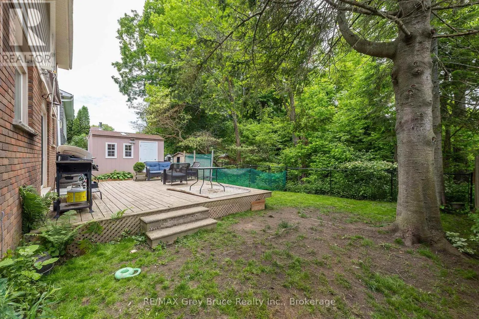 206 6TH AVENUE E