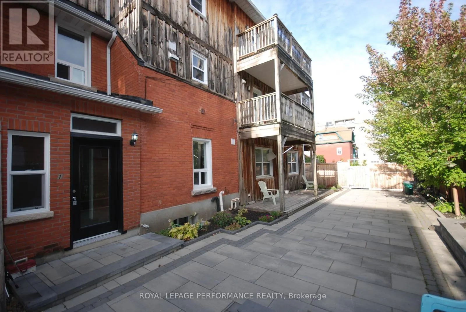 1 - 133 HINCHEY AVENUE