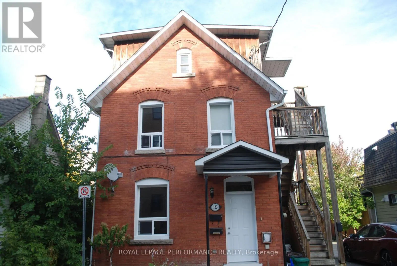 1 - 133 HINCHEY AVENUE