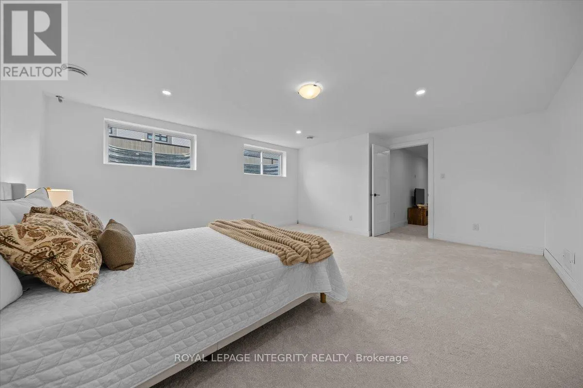 970 ISLINGTON WAY