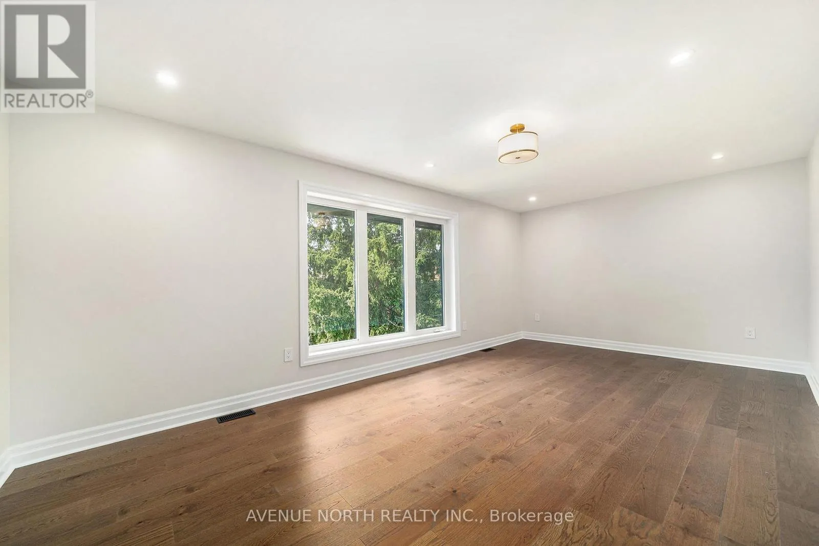19 NEWLAND DRIVE