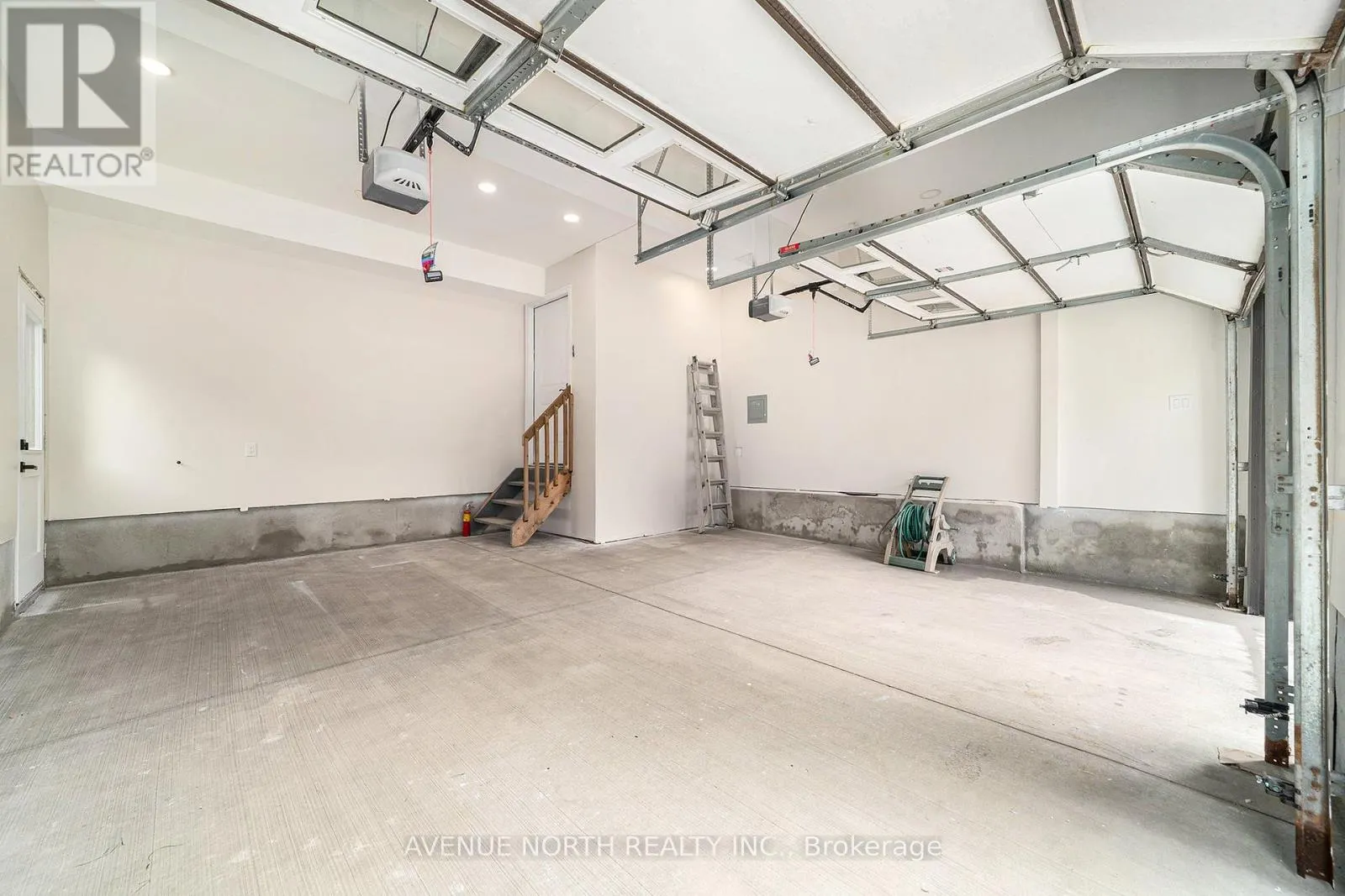 19 NEWLAND DRIVE