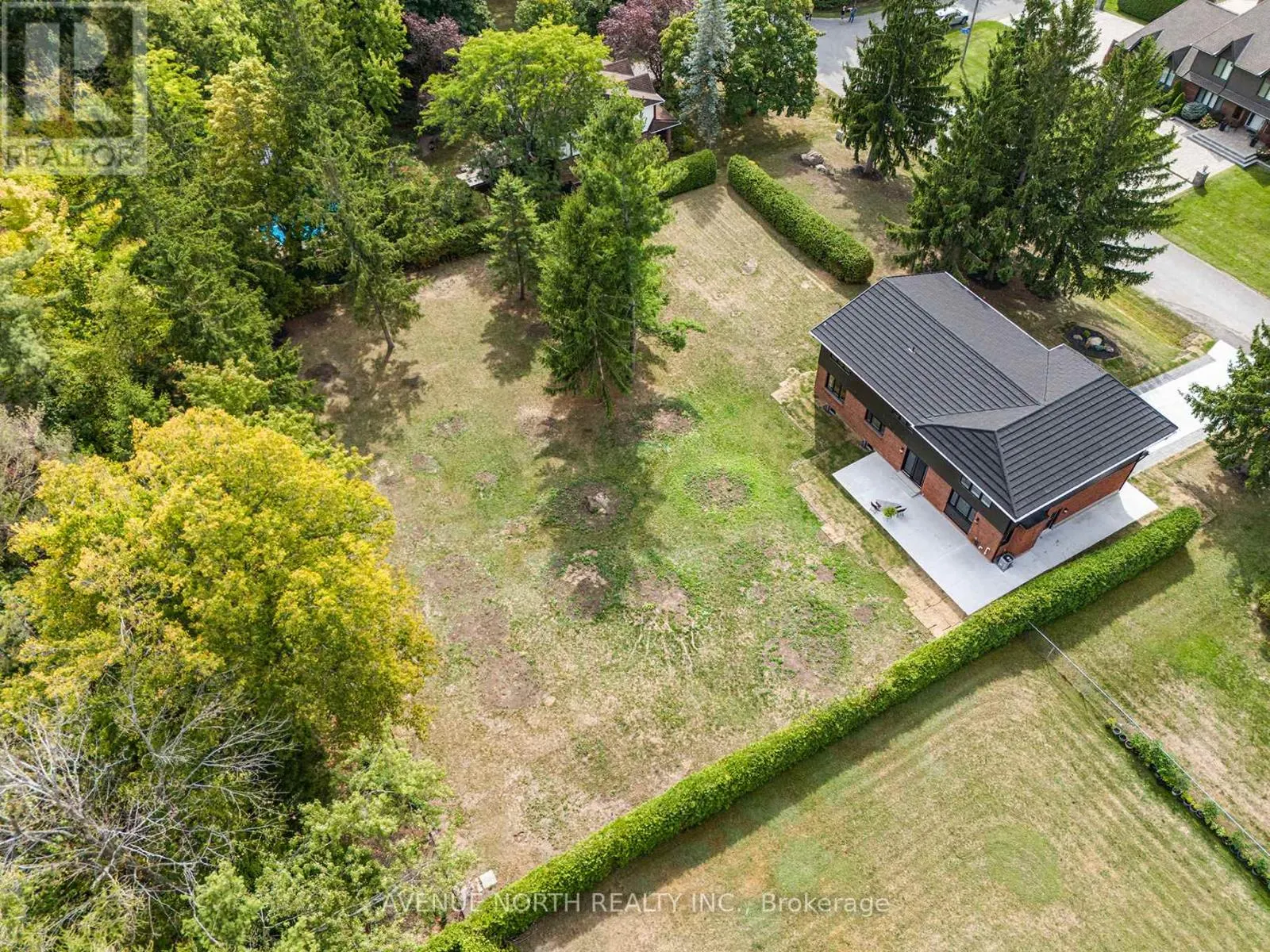 19 NEWLAND DRIVE