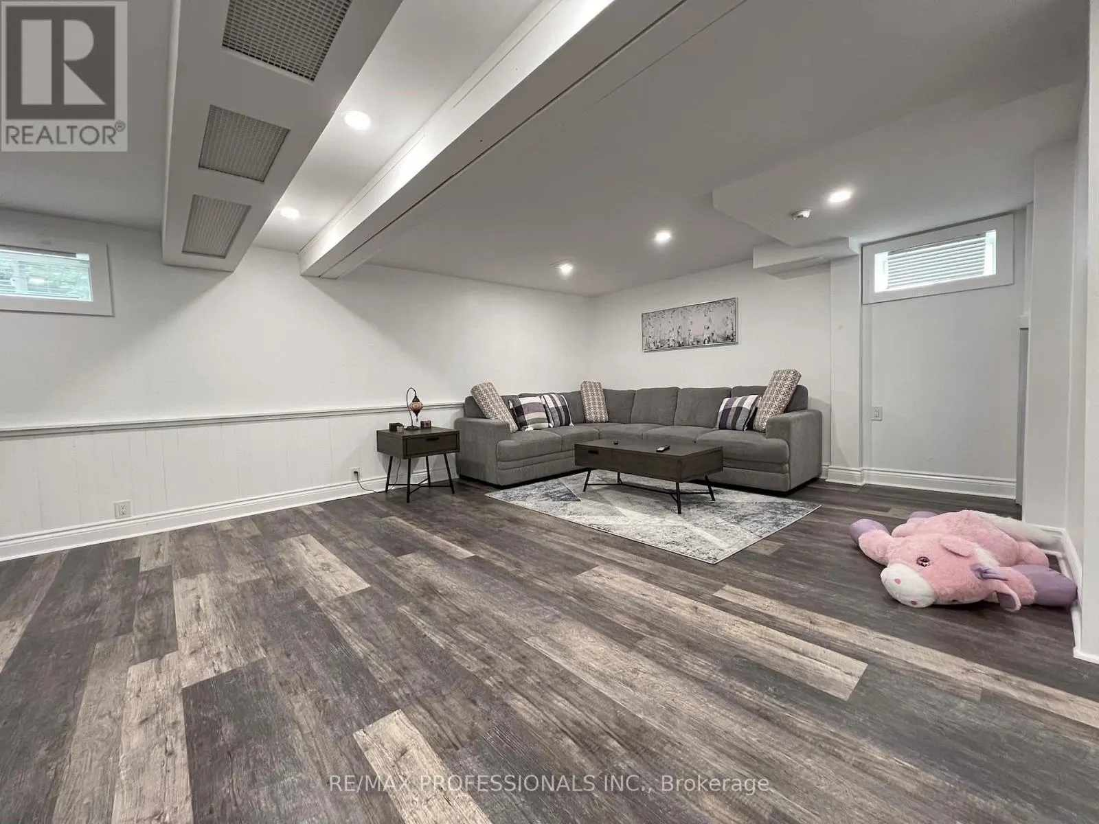 373 WEST ACRES DRIVE