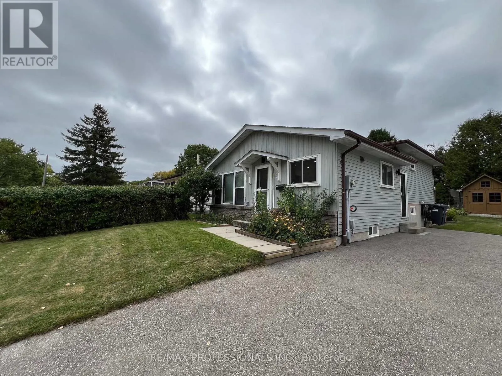 373 WEST ACRES DRIVE