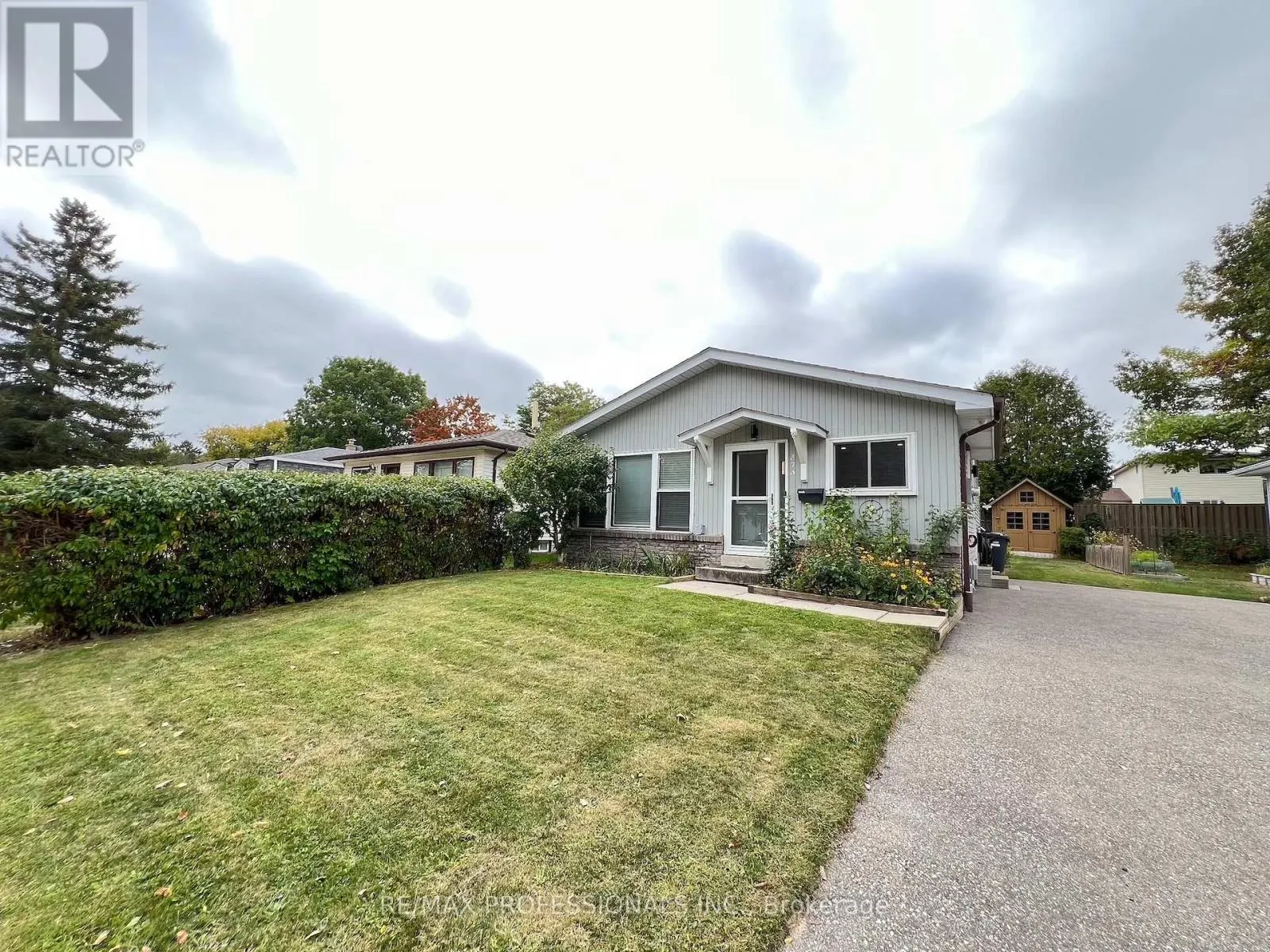 373 WEST ACRES DRIVE