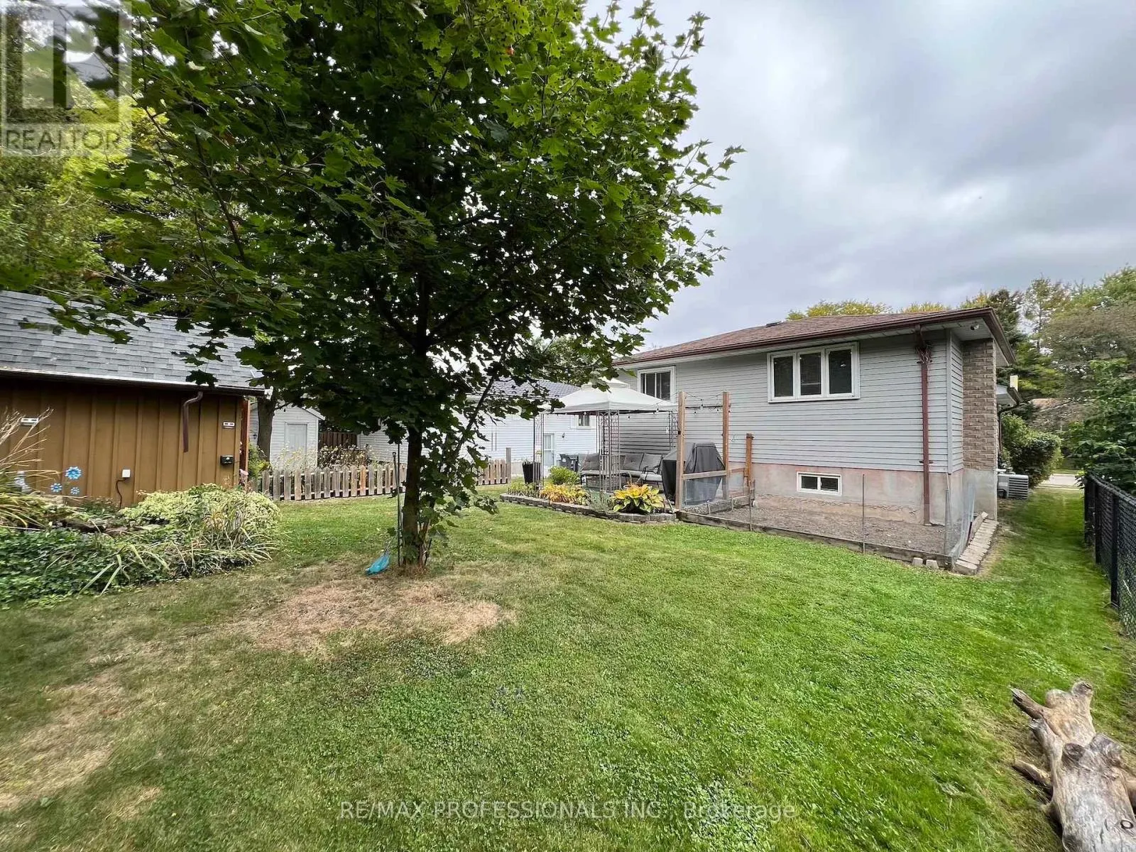 373 WEST ACRES DRIVE