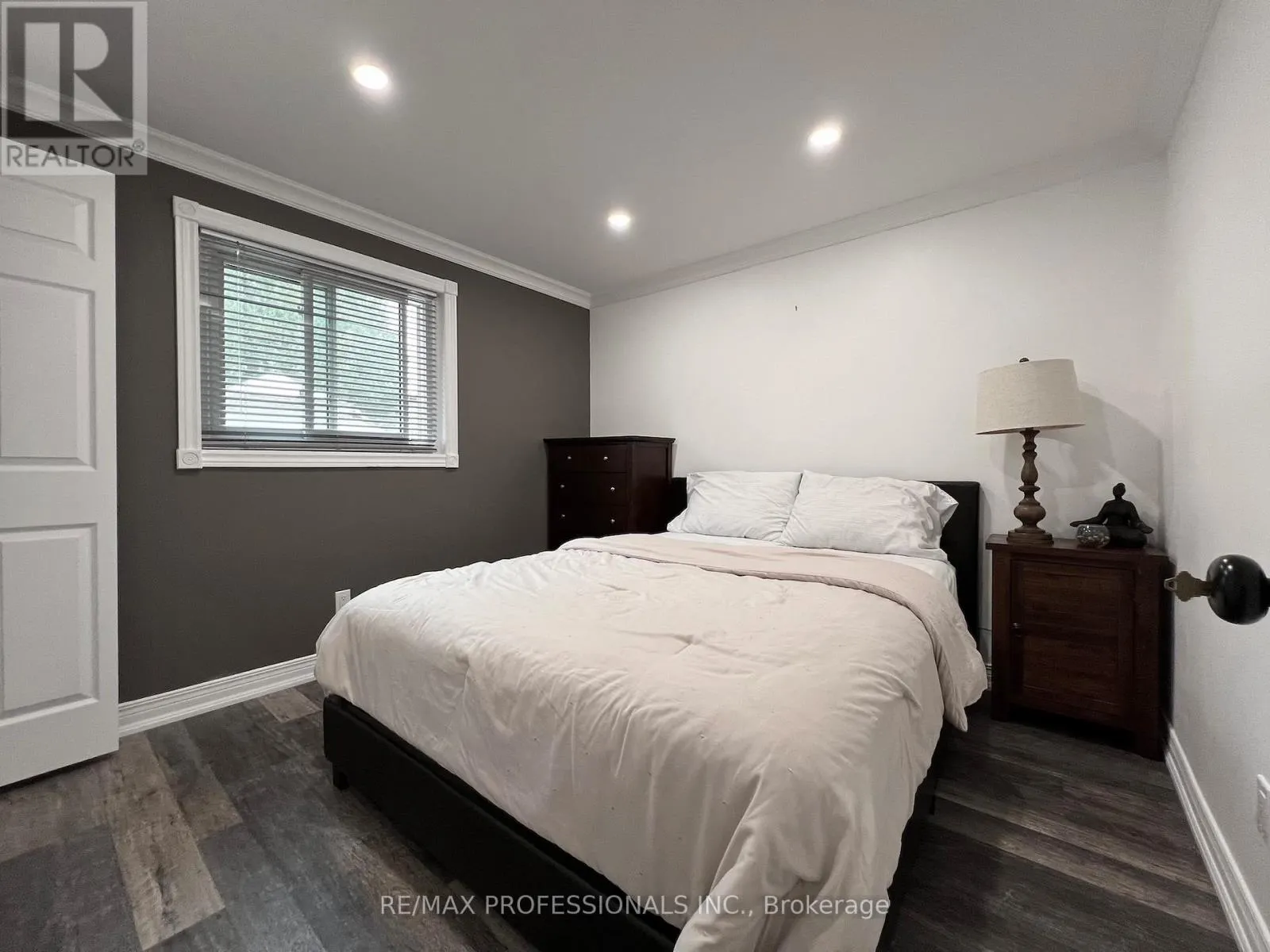 373 WEST ACRES DRIVE
