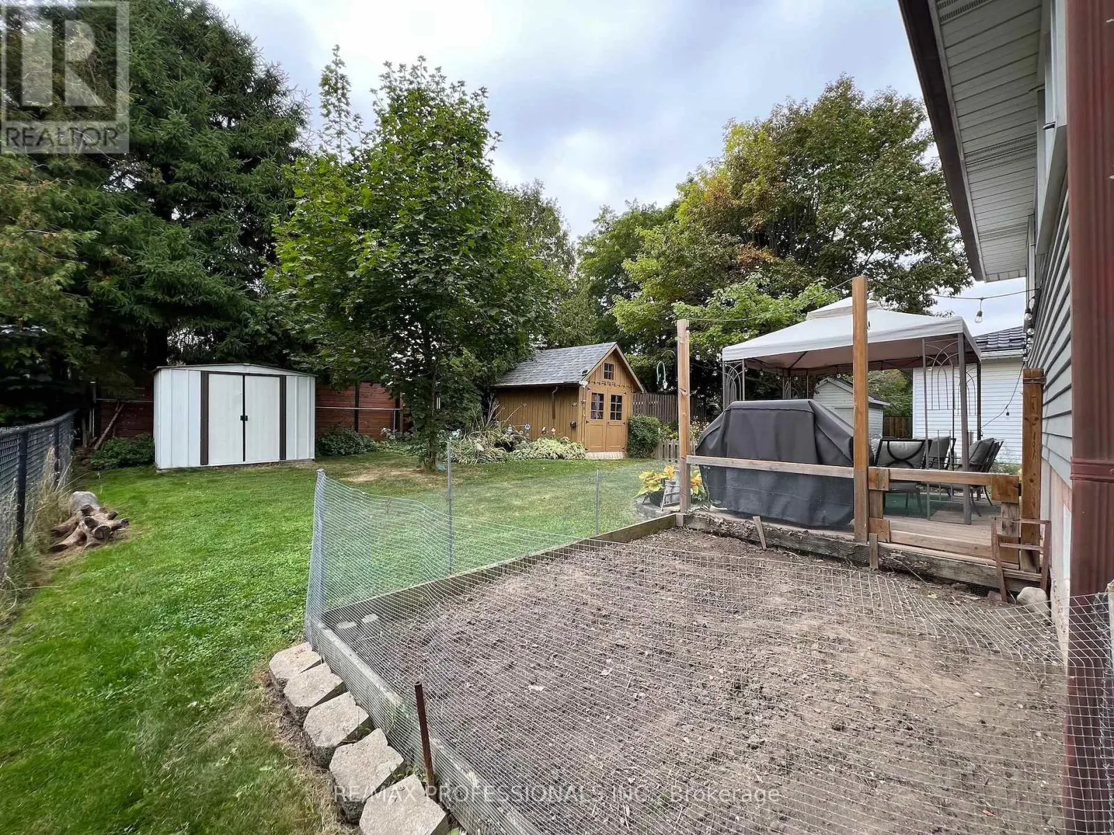 373 WEST ACRES DRIVE