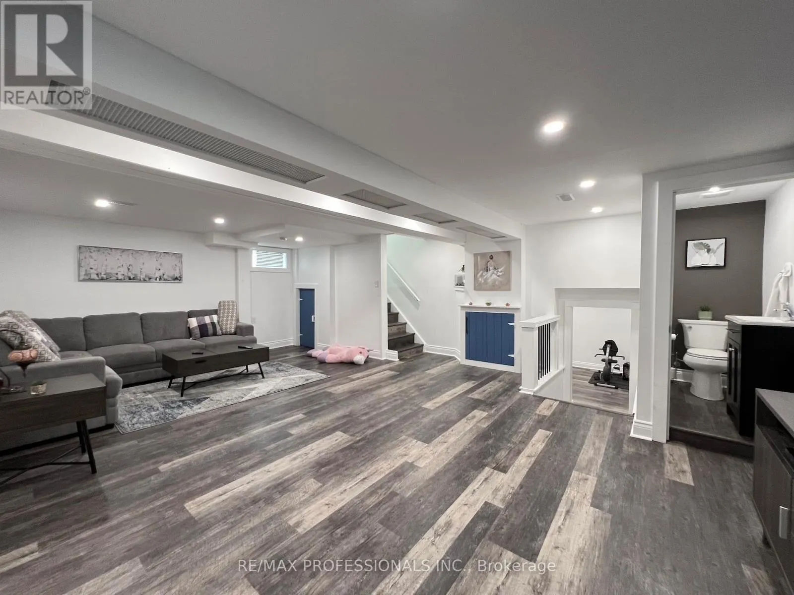 373 WEST ACRES DRIVE