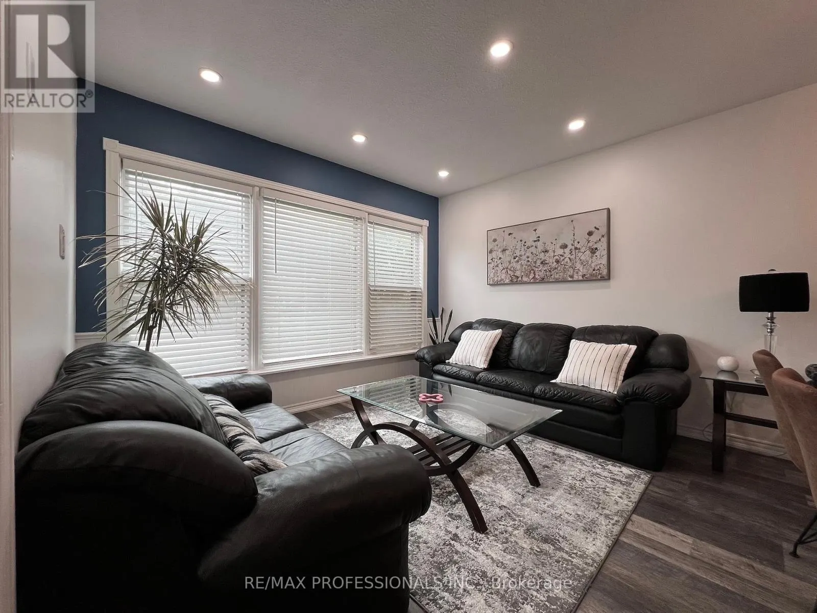 373 WEST ACRES DRIVE