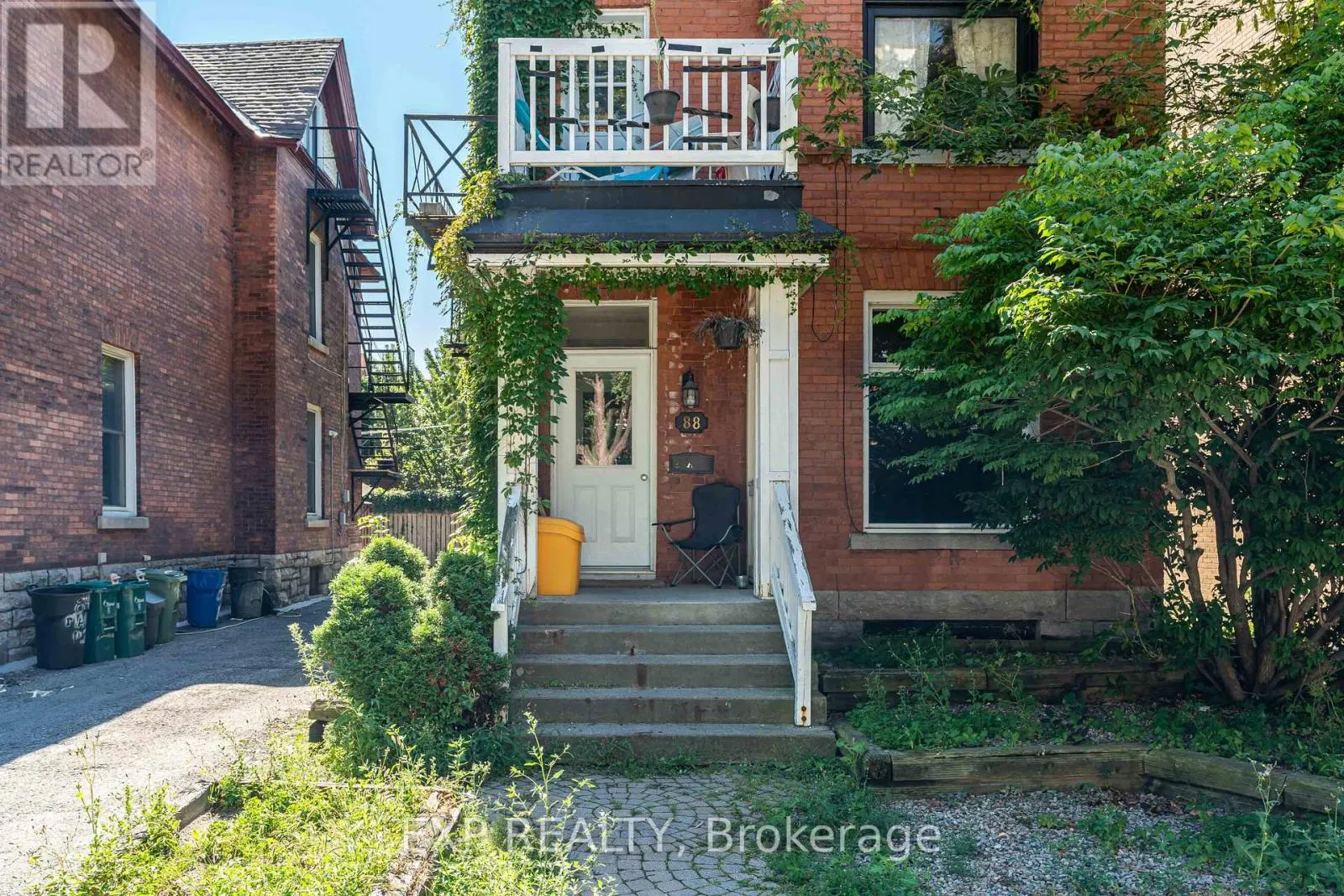 88 MACLAREN STREET