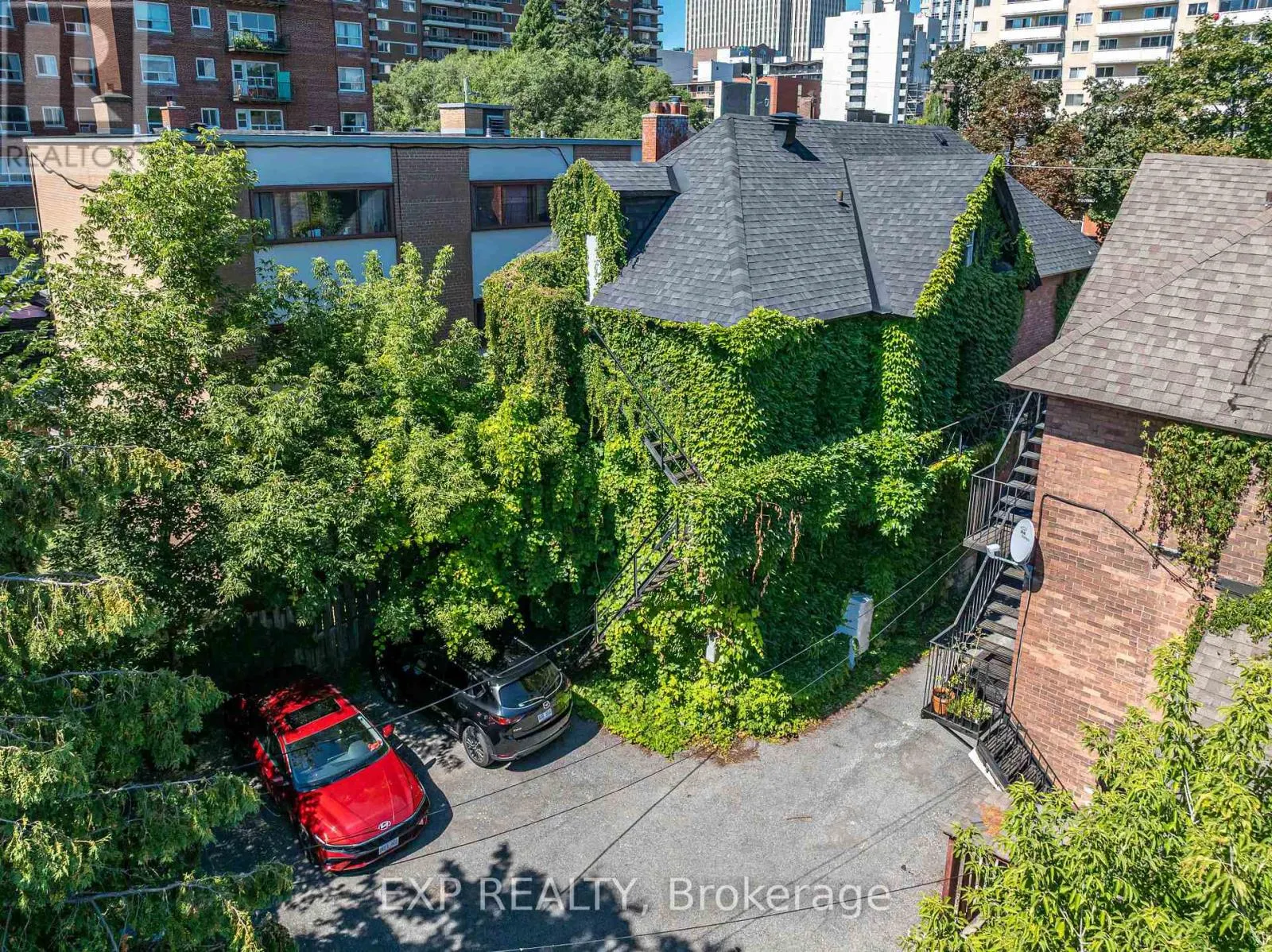 88 MACLAREN STREET